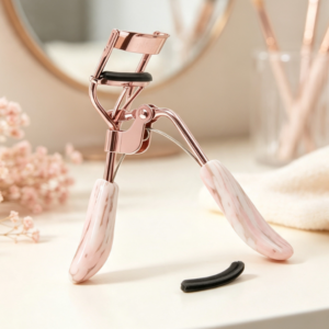 Wide-Opening Eyelash Curler with Built-In Comb for Defined Lashes