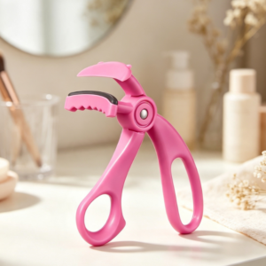 Wide-Frame Eyelash Curler with Comb for a Defined Lash Lift