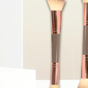 Dual-Head Foundation Brush with Rounded and Angled Ends for Cream and Liquid Makeup
